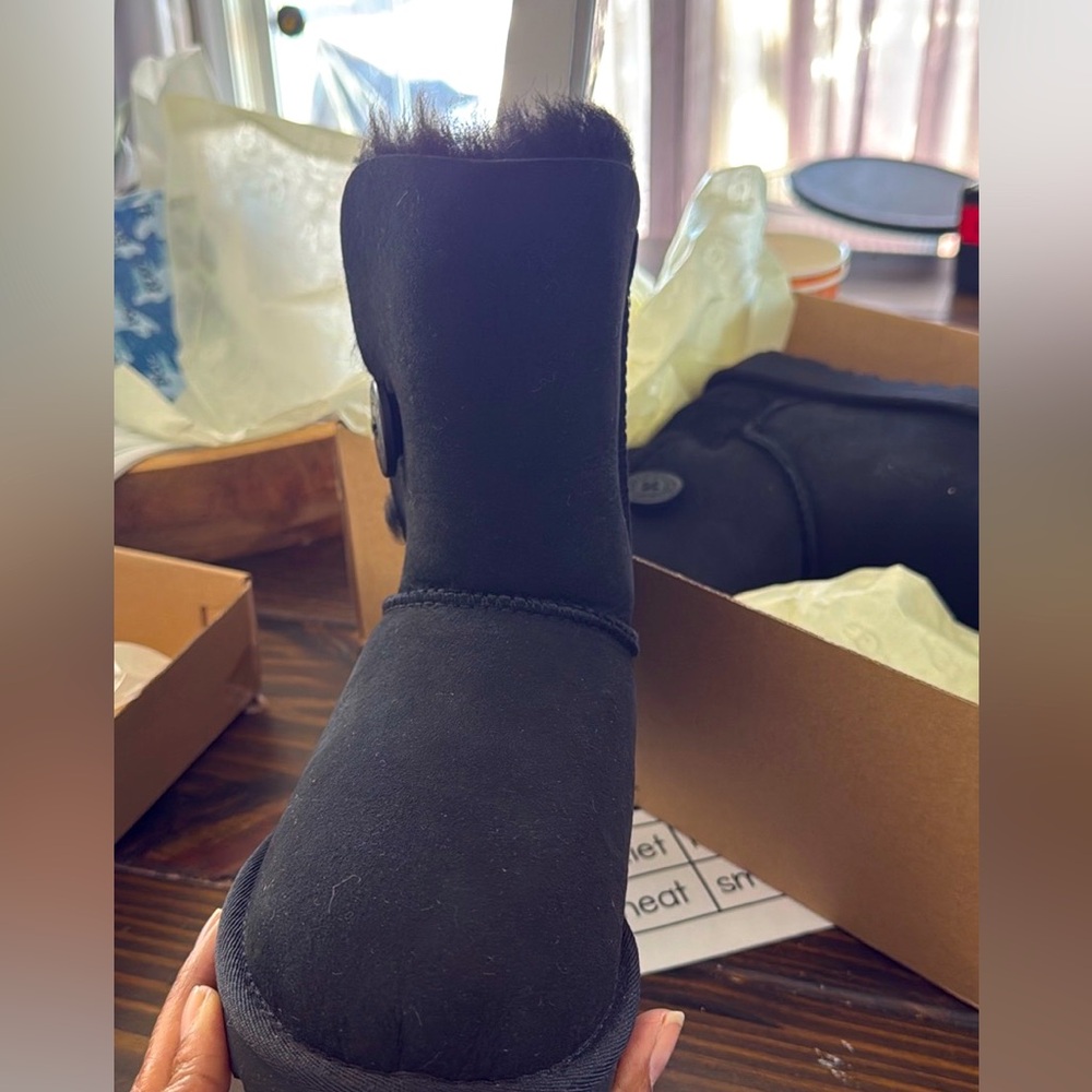 Bailey Button II Black Uggs